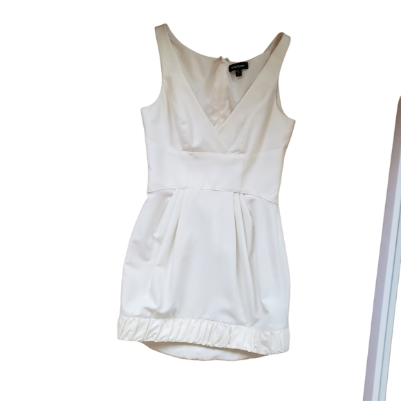 Bebe Short Sleeve Dress. - Picture 2 of 2